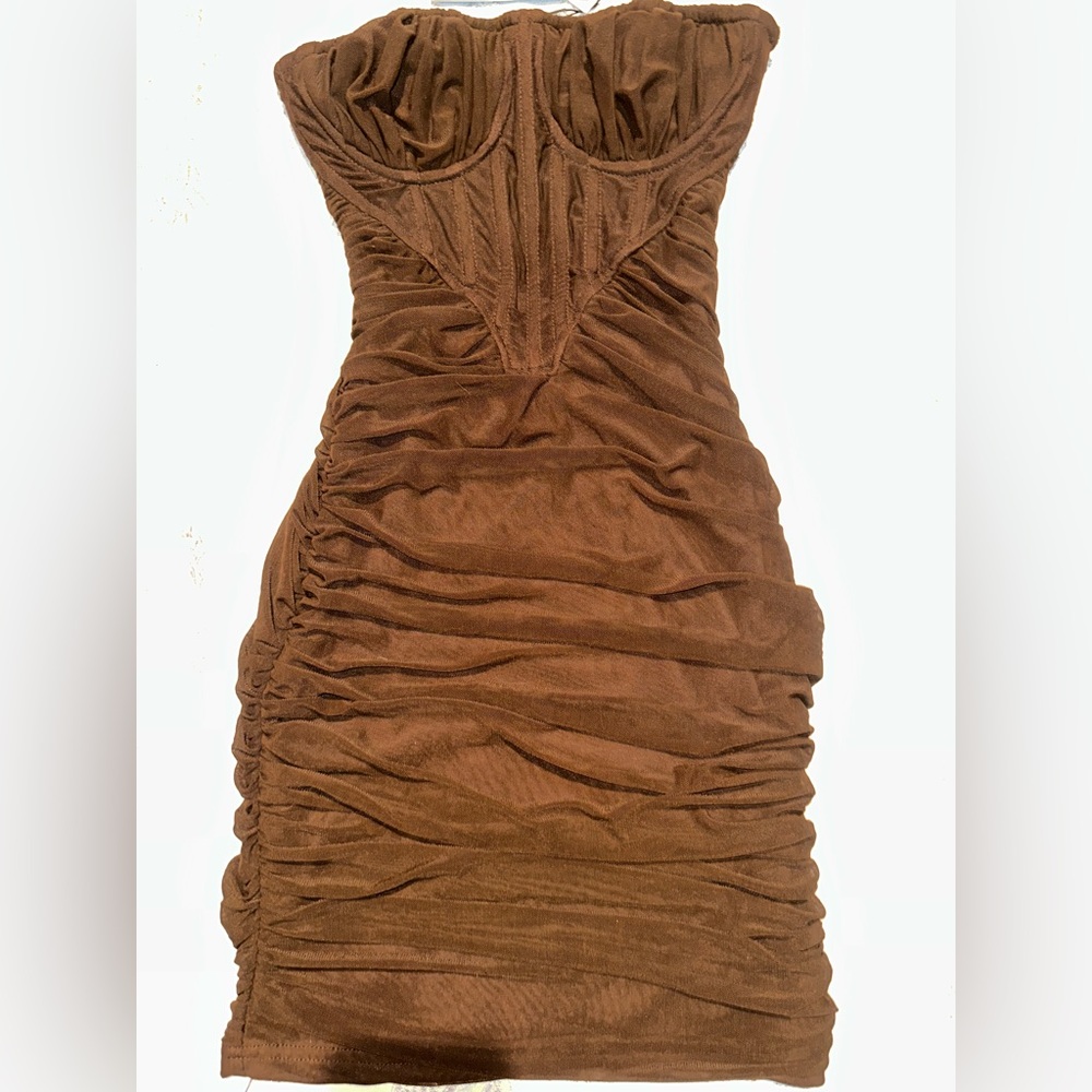 Pretty Little Thing US 2 Strapless Ruched Mini Dress in Brown